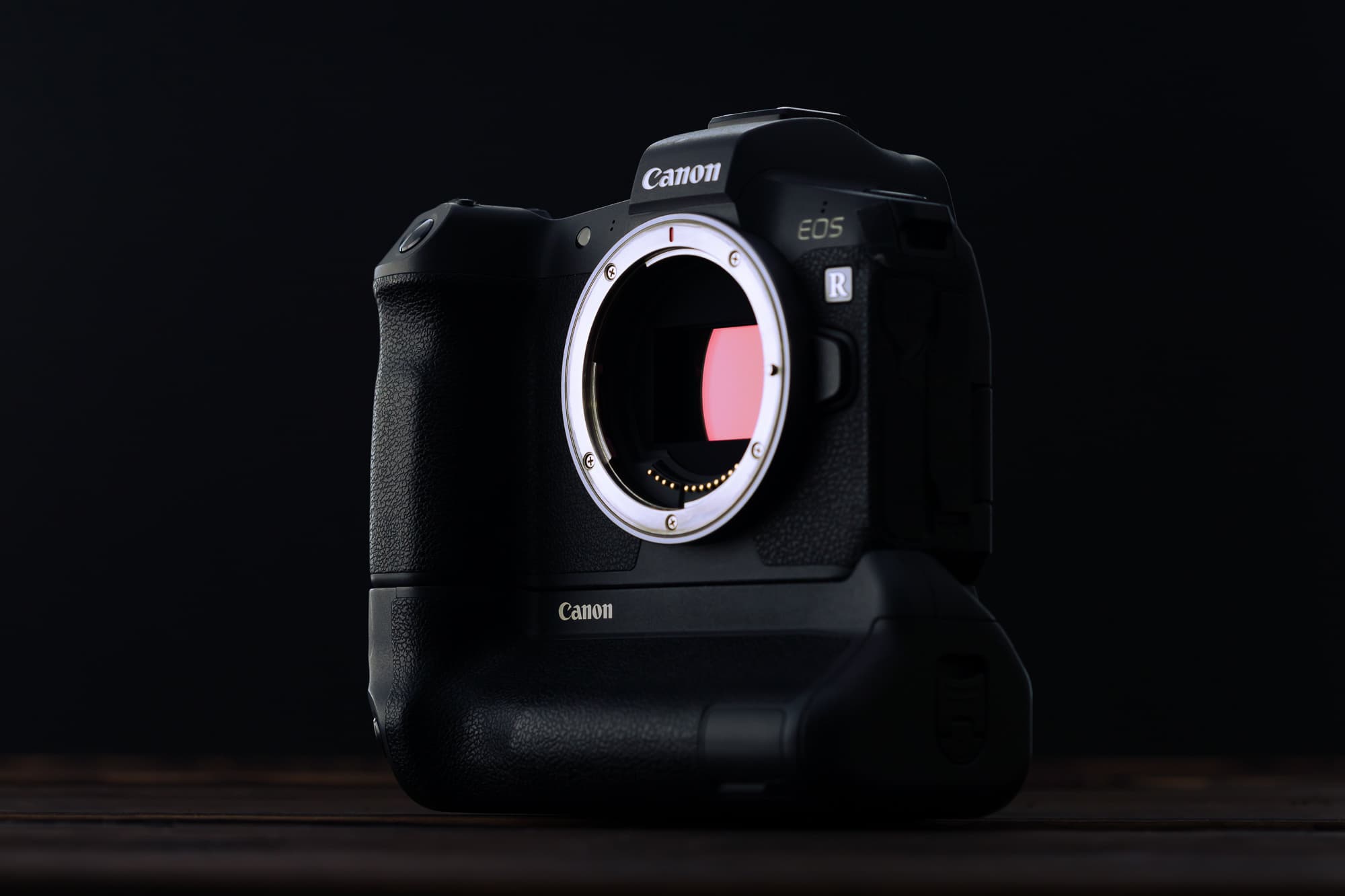 黒い背景のカメラ